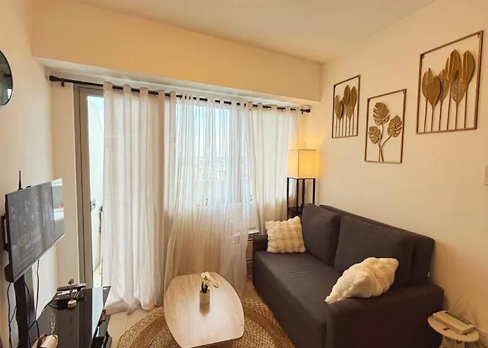 1bedroom, Near Ever Commonwealth, Free Amenities Roxas East * Manila